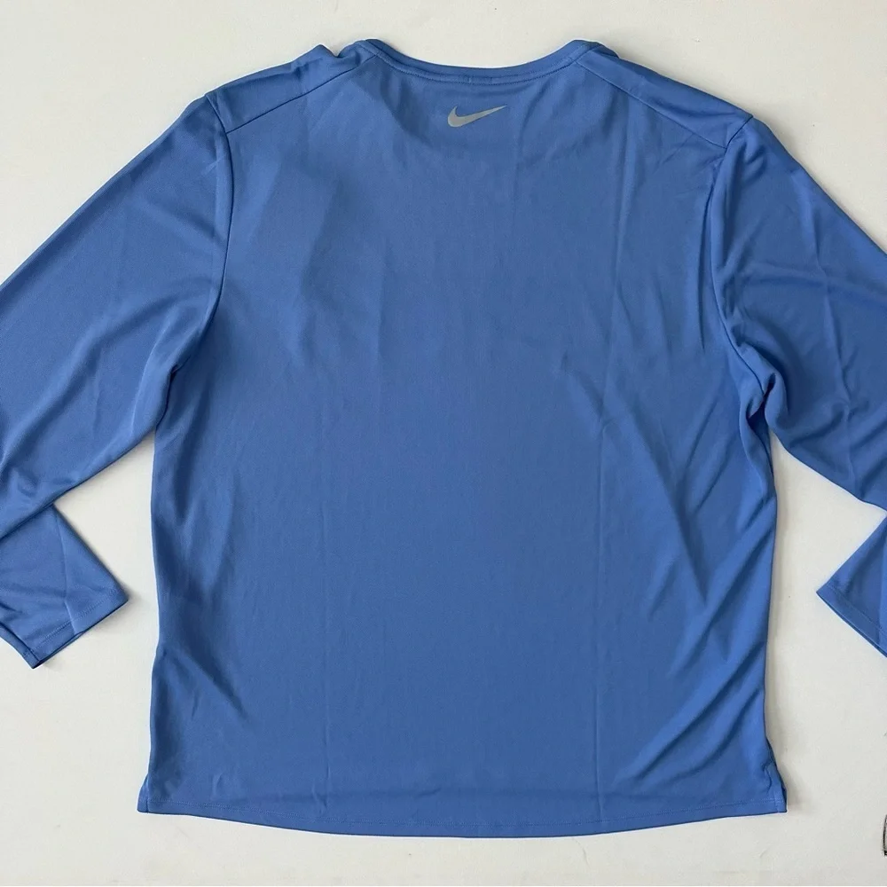 Nike Men's Light Blue Long Sleeve Tee Size XL